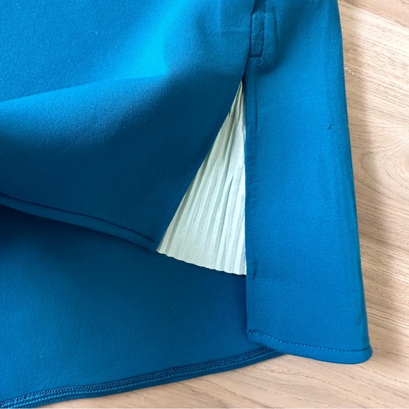 Ivivva lululemon Field Ahead Tunic Top Blue Loose Fit Pullover Nylon Size 10 - Picture 5 of 9